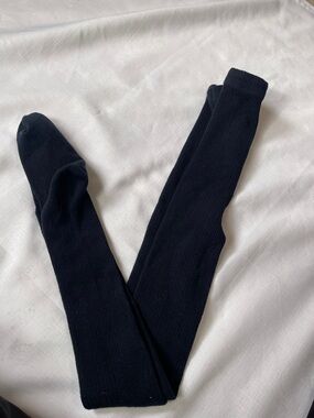 Navy blue tights great for dresses and skirts. Inseam 27 to tip of toe